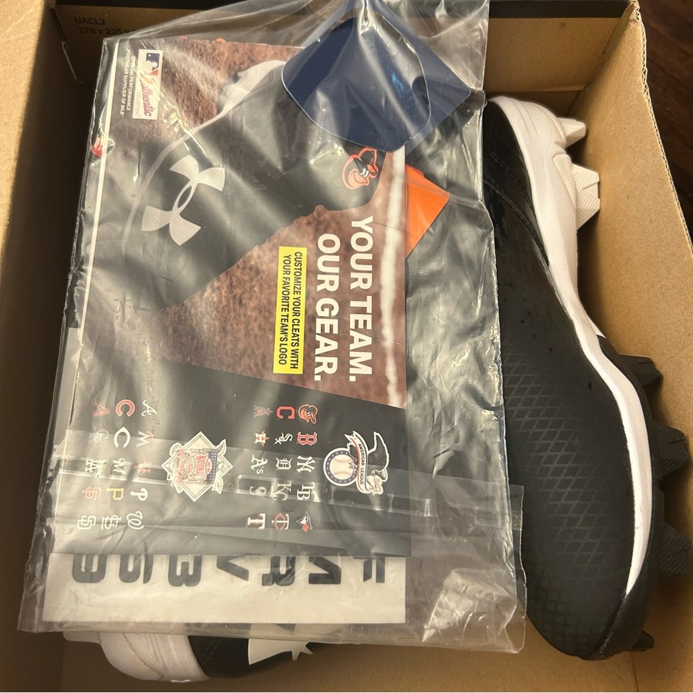 Under Armor Boys UA MLB SWITCH LOW JR BASEBALL SIZE 4Y - Picture 4 of 8